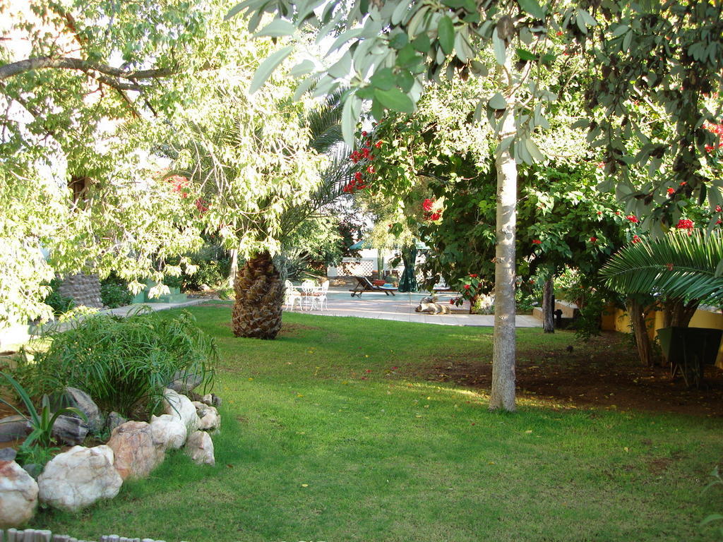 Corona Guest Farm Екстериор снимка